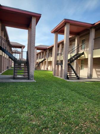3011 Daffodil Ave. - 4