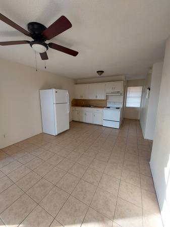 306 East Roberts Avenue - 13