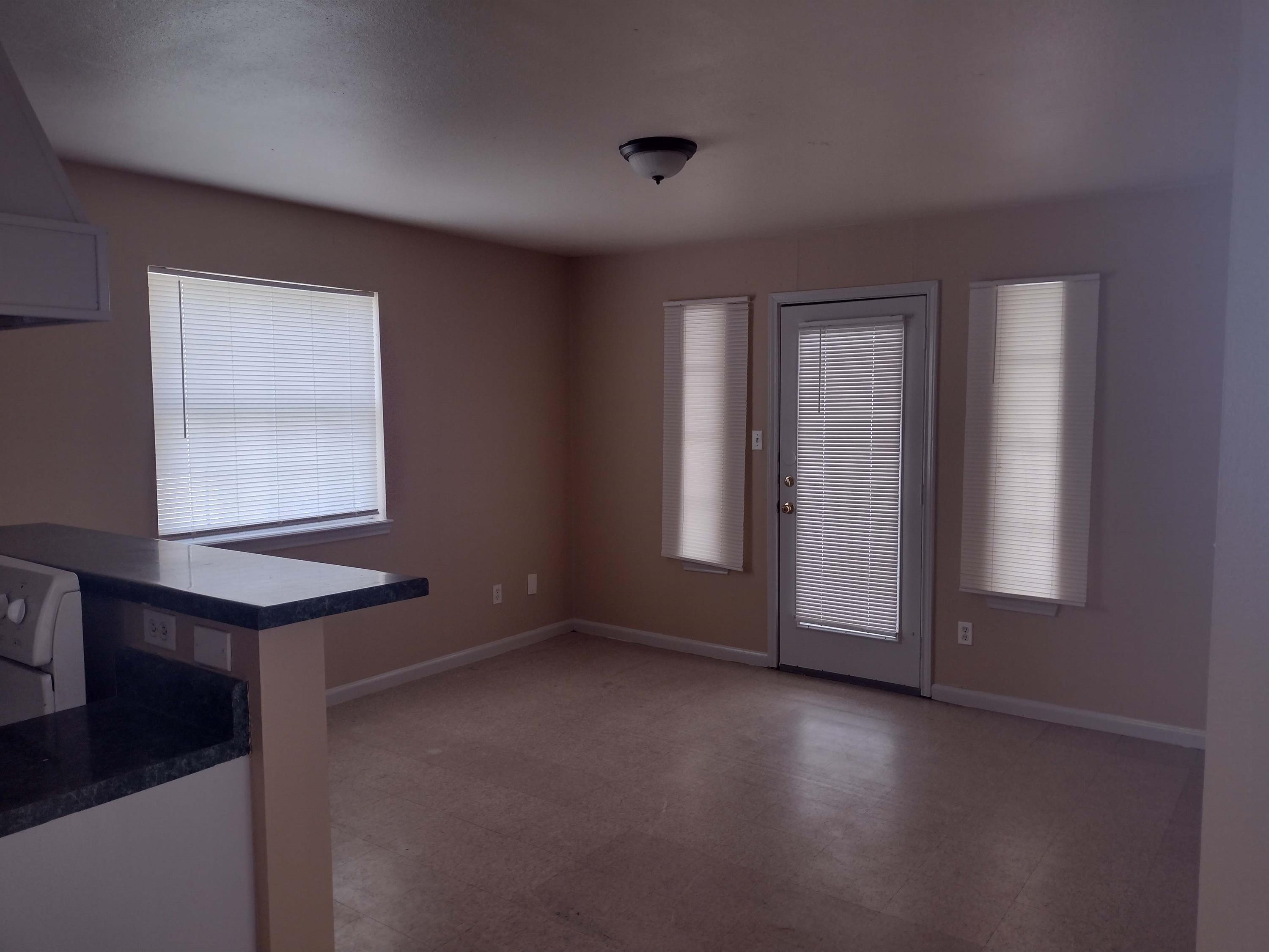 3001 Daffodil Ave. - 15